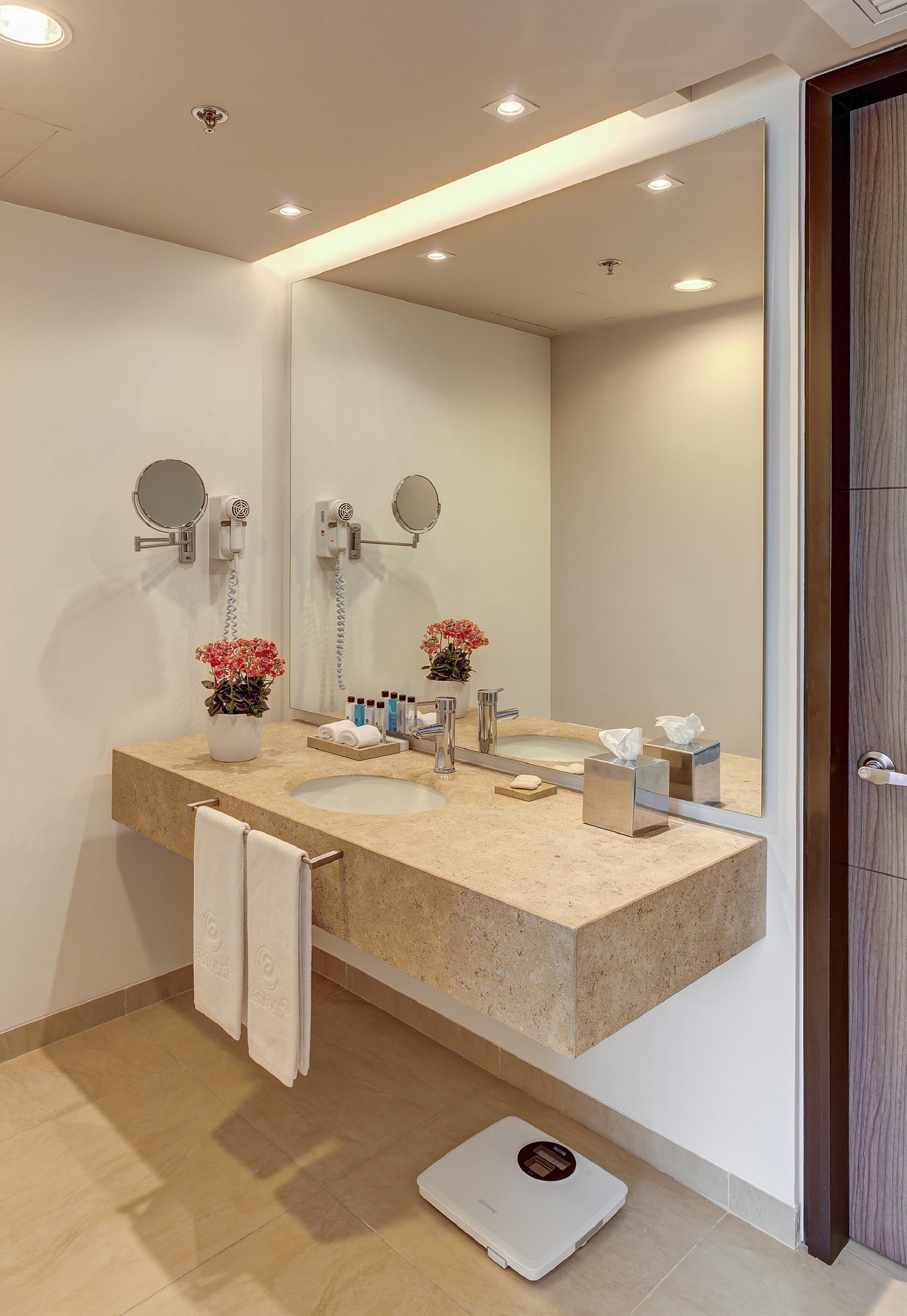 Estelar Villavicencio Hotel & Centro De Convenciones Exterior photo Bathroom
